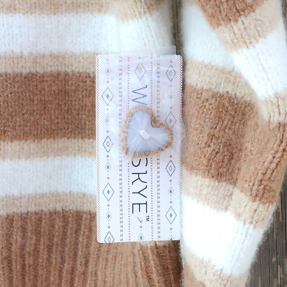 LOVELY Heart Shape Button Sweater Women's Size Small Brown White BNWT WILD SKYE - Picture 9 of 9